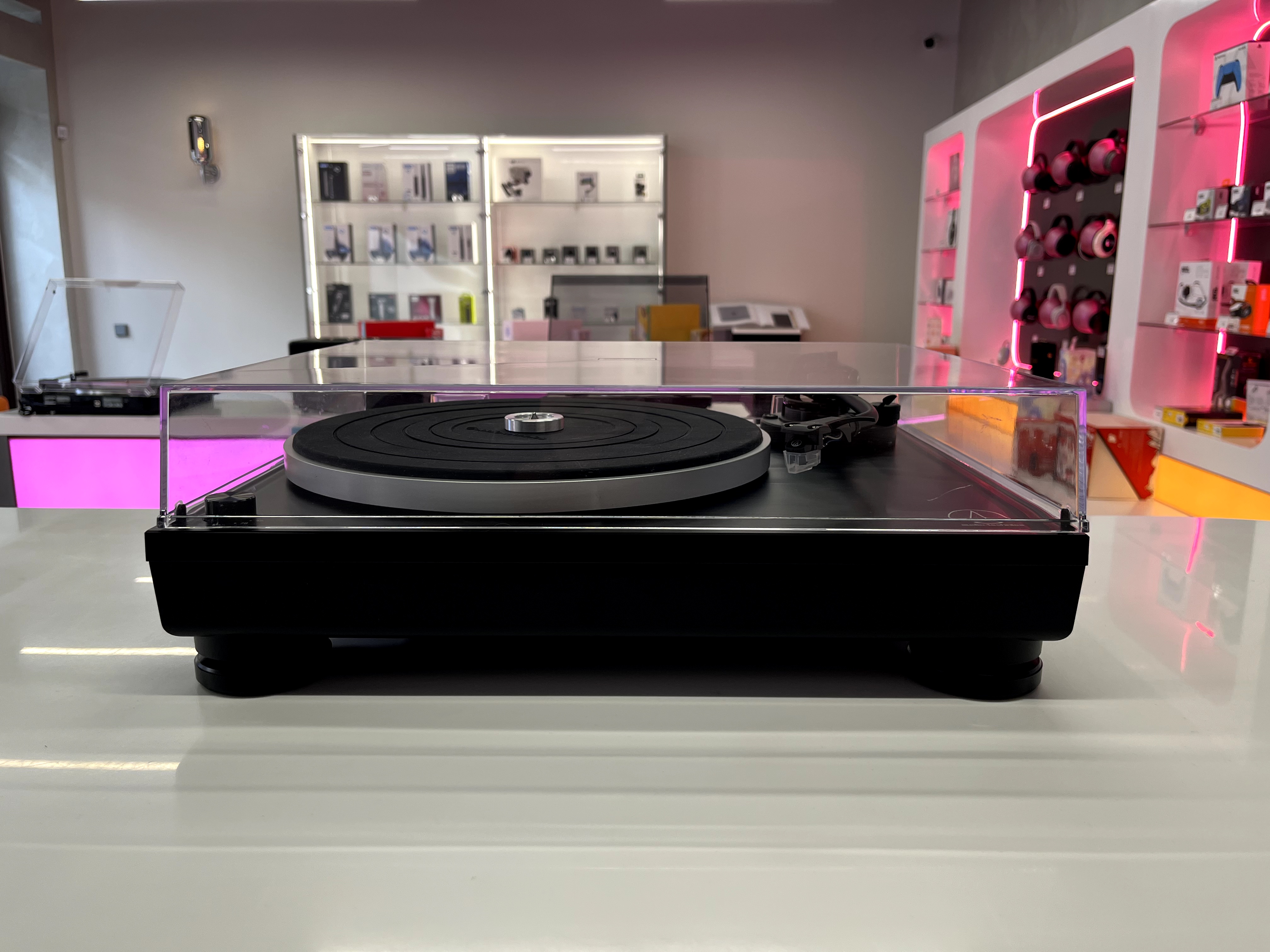 Виниловый проигрыватель Audio-Technica AT-LP5X, черный Фото 3
