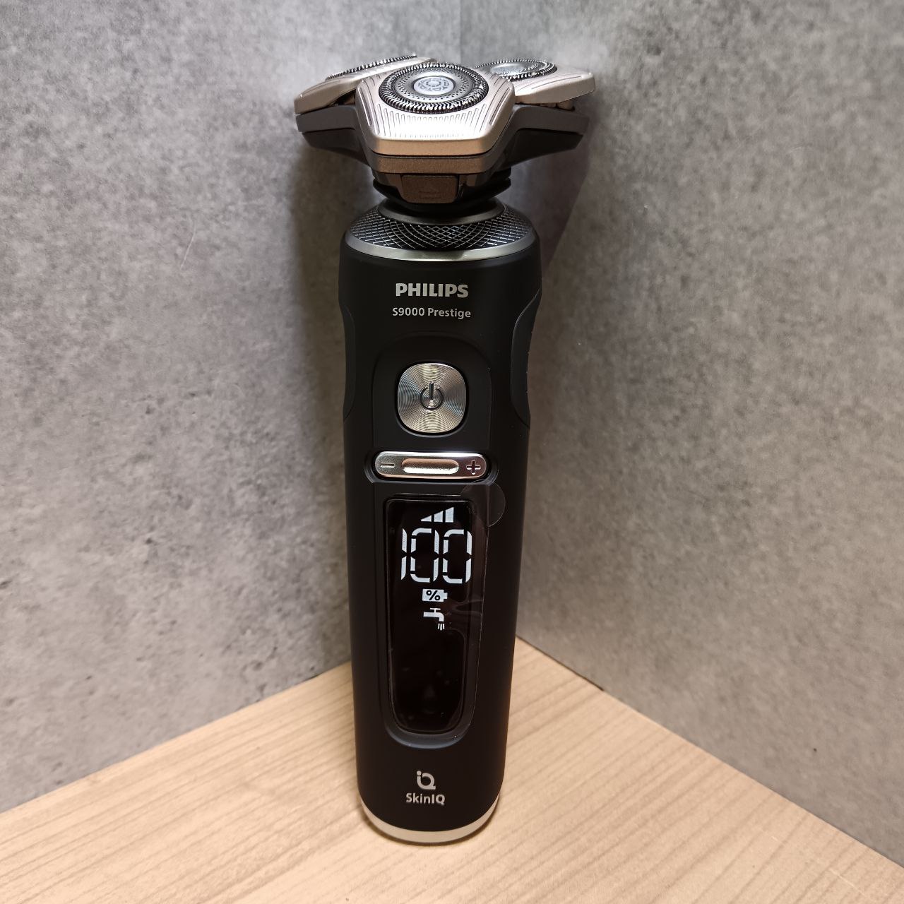 Электробритва Philips Shaver S9000 Prestige SP9840/32 Фото 2