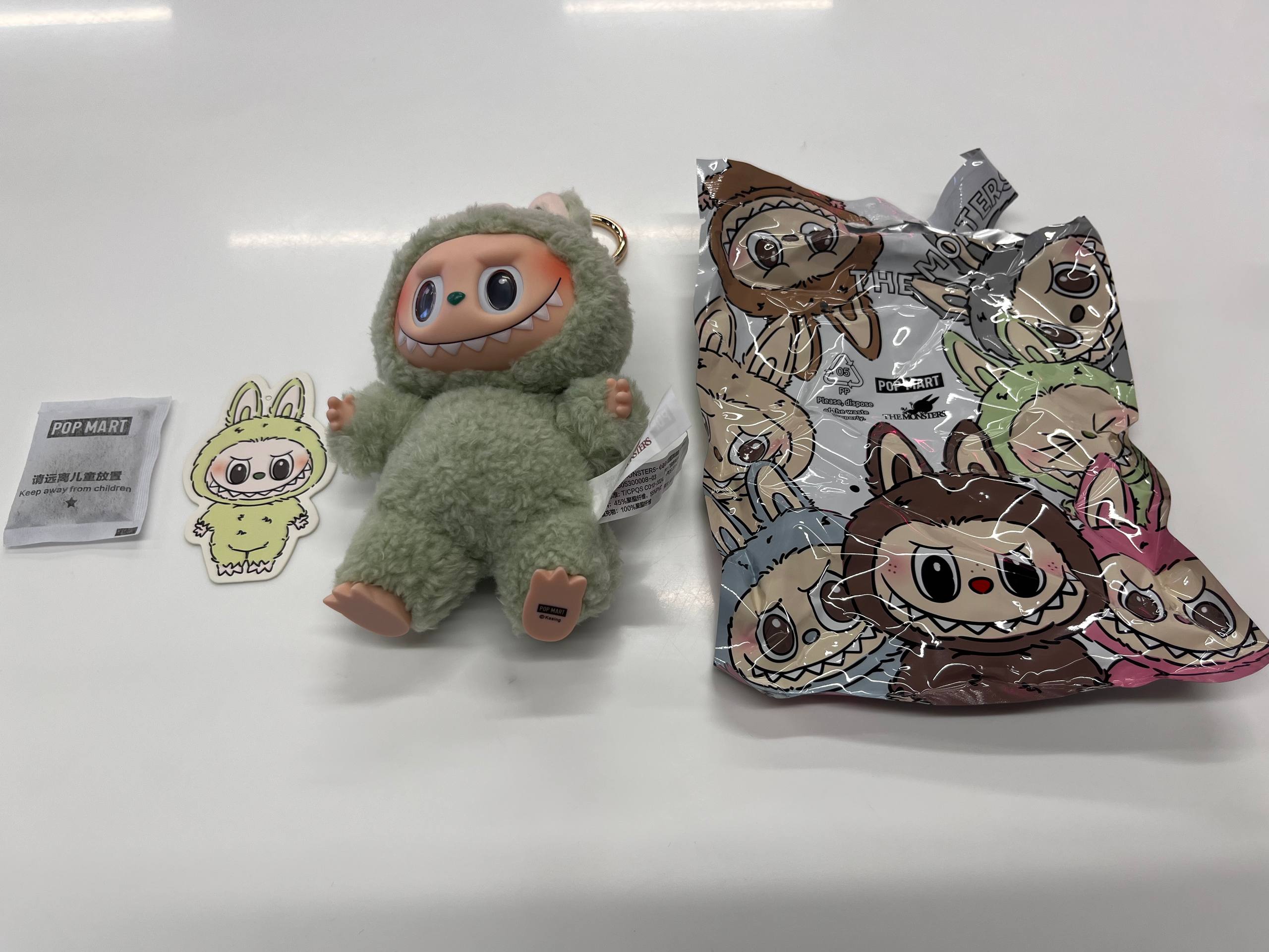Pop Mart Labubu The Monsters "Exciting Macarons" Blind Box (1 штука), зеленый Фото 3
