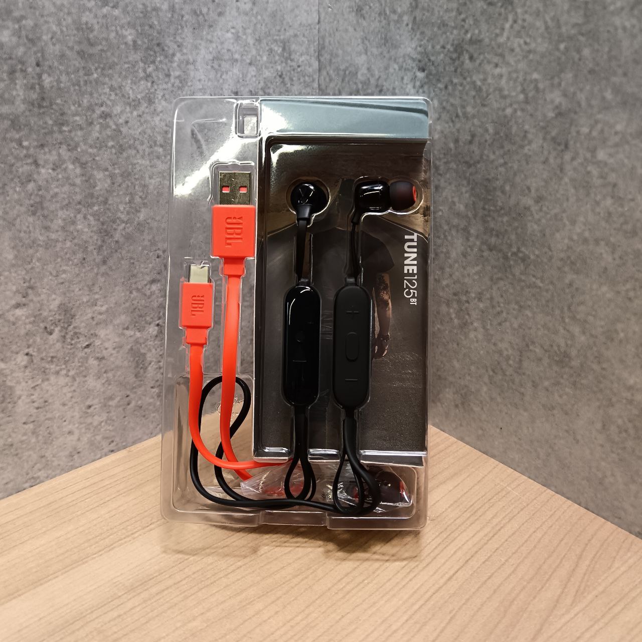 Беспроводные наушники JBL TUNE 125BT, черный Фото 3