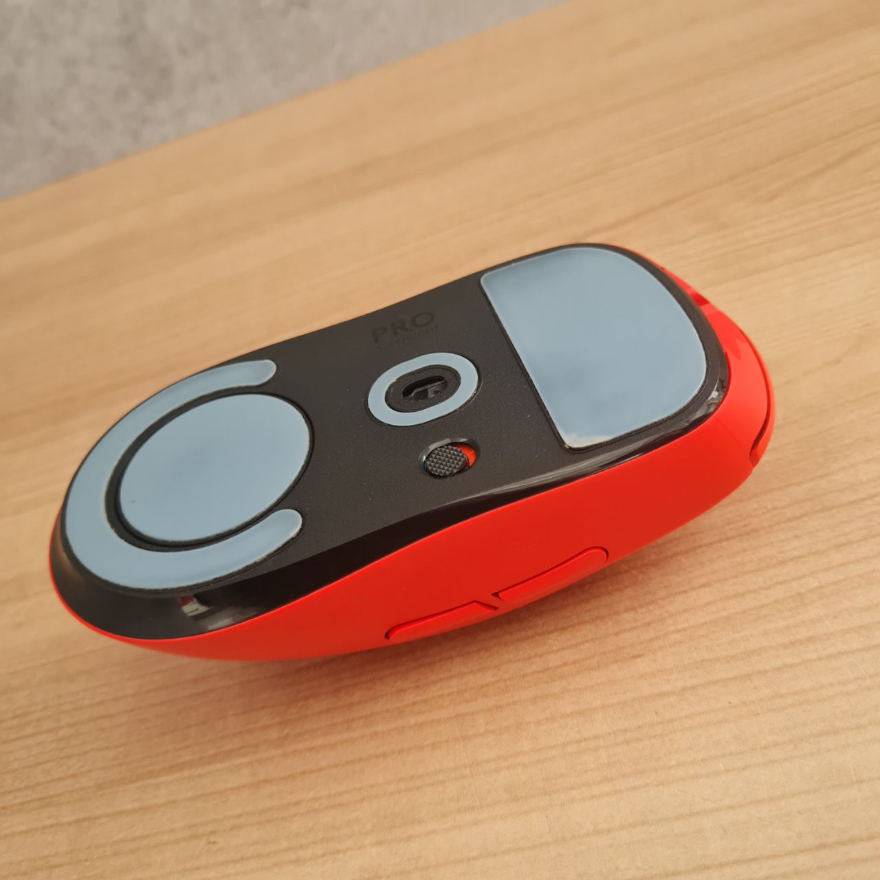 Беспроводная мышь Logitech Pro X Superlight, красный Фото 3