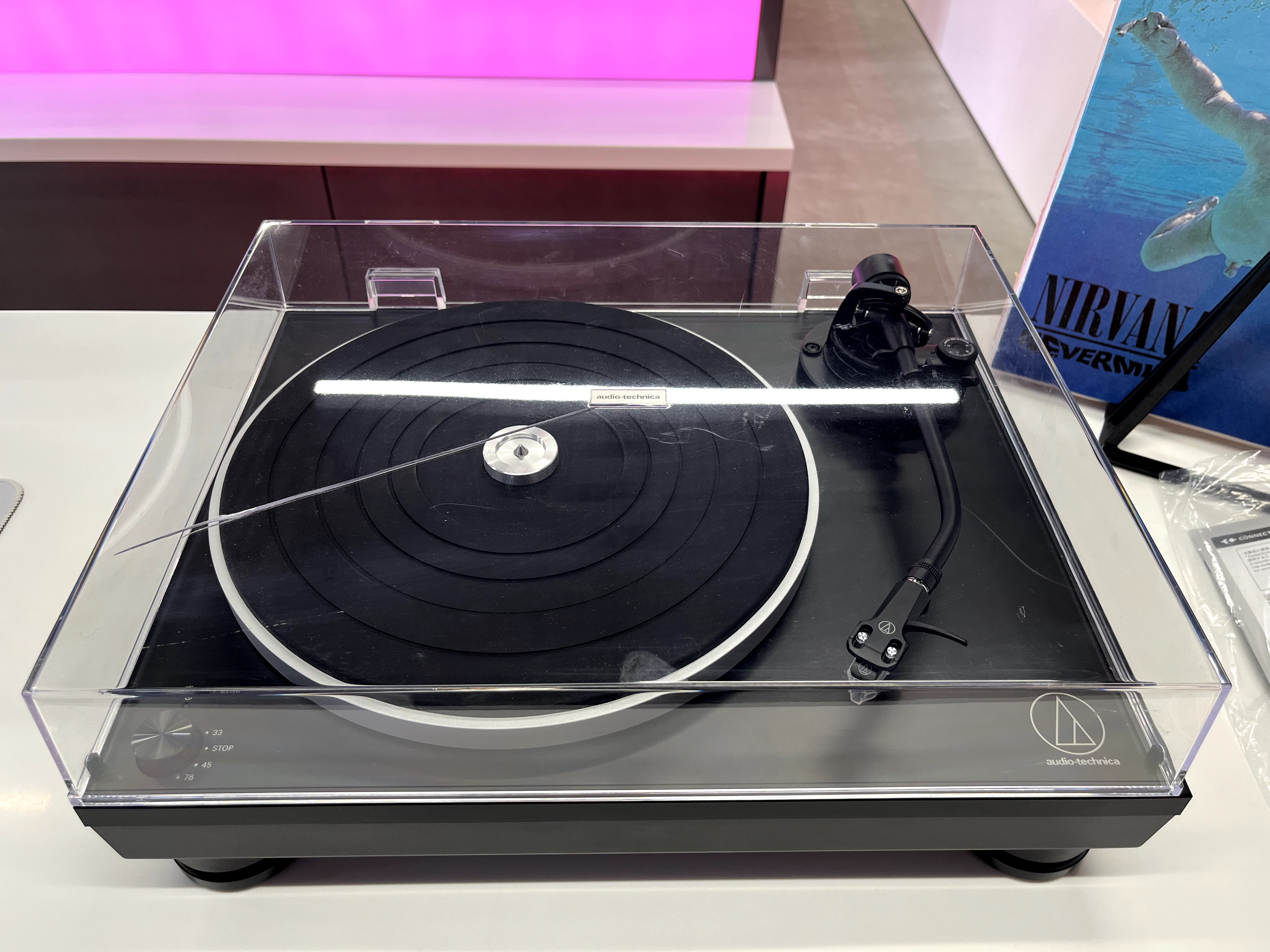 Виниловый проигрыватель Audio-Technica AT-LP5X, черный Фото 1