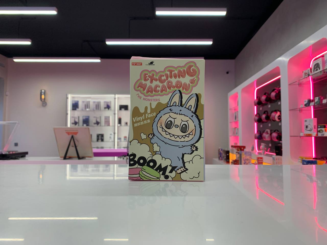 Игрушка Pop Mart Labubu The Monsters "Exciting Macarons" Blind Box (1 штука) Фото 1