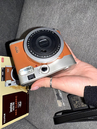 Fujifilm Instax Mini 90 Neo Сlassic, коричневый Фото 4