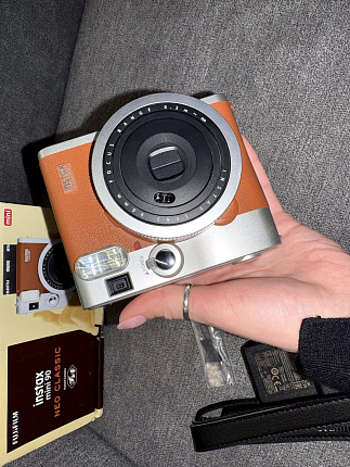 Fujifilm Instax Mini 90 Neo Сlassic, коричневый Фото 5