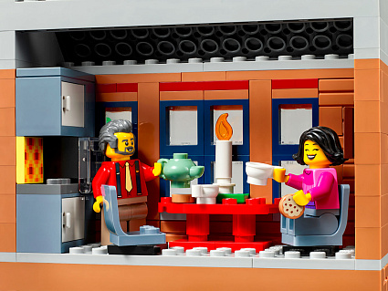 Конструктор LEGO 10308 Главная Рождественская улица Фото 7