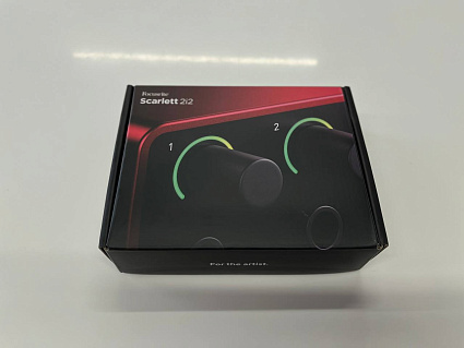 Внешняя звуковая карта Focusrite Scarlett 2i2 4th Gen, красный Фото 2