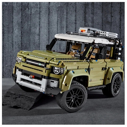 Конструктор LEGO Technic 42110 Land Rover Defender Фото 5