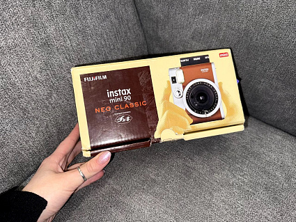 Fujifilm Instax Mini 90 Neo Сlassic, коричневый Фото 2