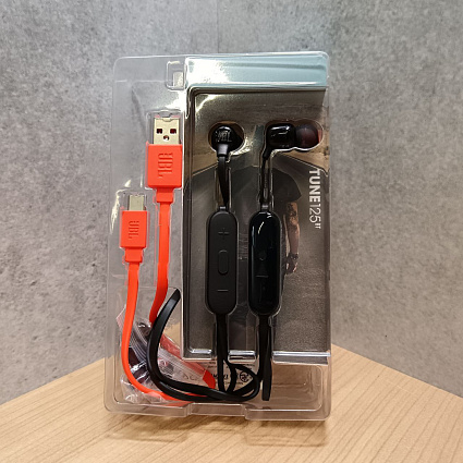 JBL TUNE 125BT, черный Фото 3